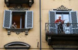 Italy Coronavirus Balcony Flash Mob