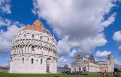 Piazza del Duomo in Pisa with the Baptistery, the Cathedral and Leaning Tower