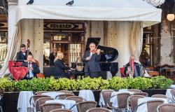 Orchestra playing at Caffè Florian in Venice