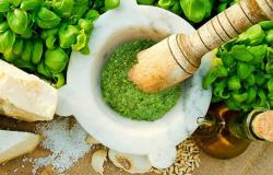 how to make pesto sauce