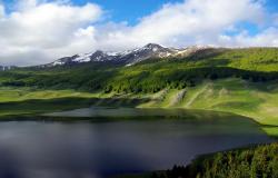 Lake and mountain