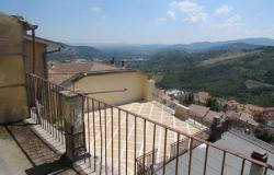 Original condition 1900s, stone town house with 3 bedrooms, sun terrace, in a fantastic, typical Italian town  0