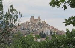 5 Hectares and 300sqm ruin in central Italy