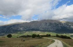 10 hectares of land around a group of stone houses in a panoramic, mountain location 4km to Torricella Peligna. 1