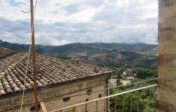 Stone town house, habitable, from 1810 with 3 bedrooms, 50sqm cellar and amazing mountain views, perfect for roof terrace. 13