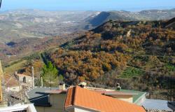 Amazing views, habitable, stone town house with two bedrooms, garden and cellar  1