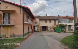 In a Hamlet, Country House with Land and a Portico Convertible into Habitation - CLV022