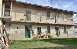 farmhouse with 10 ha of land