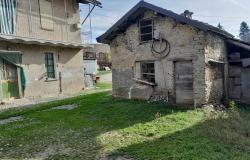 farmhouse with 10 ha of land