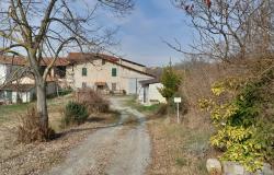 farmhouse with 10 ha of land