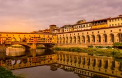 Sunset view of Vasari Corridor in Florence