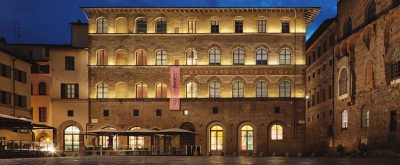 The palace that houses the Gucci Museum in Florence at night