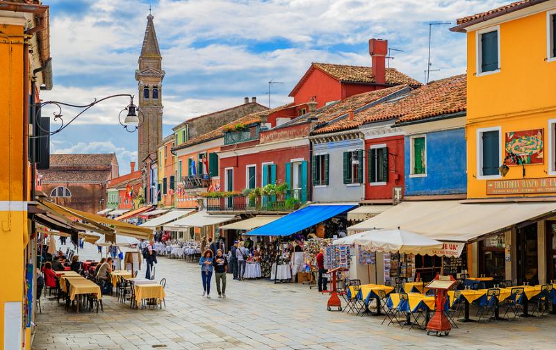 shopping in italy