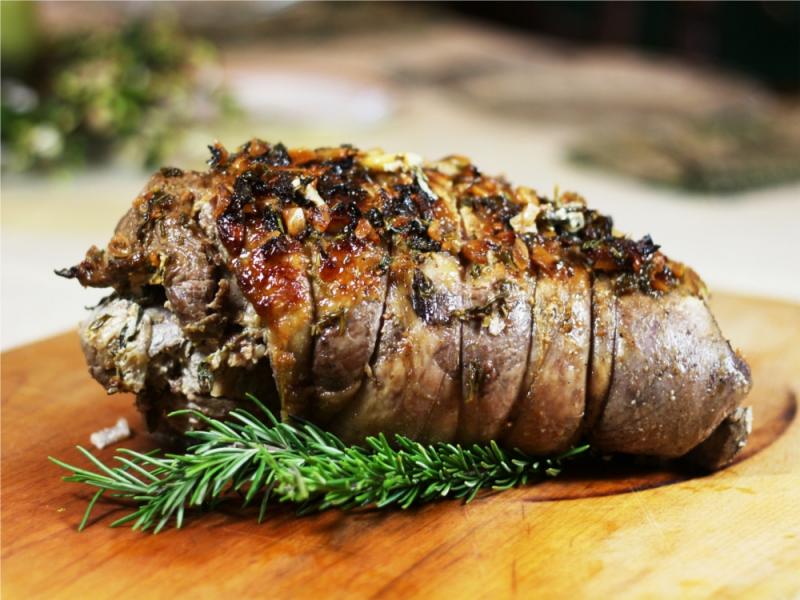 Grilled lamb with rosemary