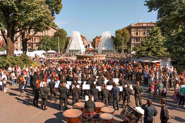 Flashmob by La Scala’s Philharmonic Orchestra 