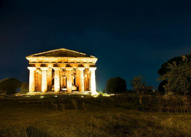 Paestum at night