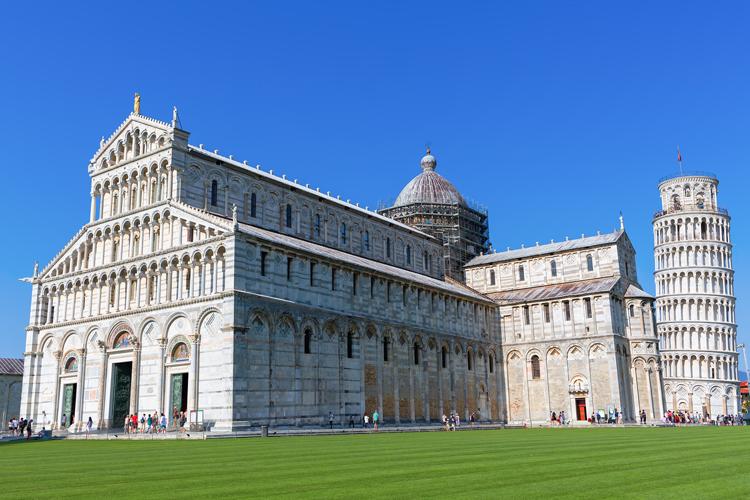 ferris wheel next to Leaning Tower of Pisa