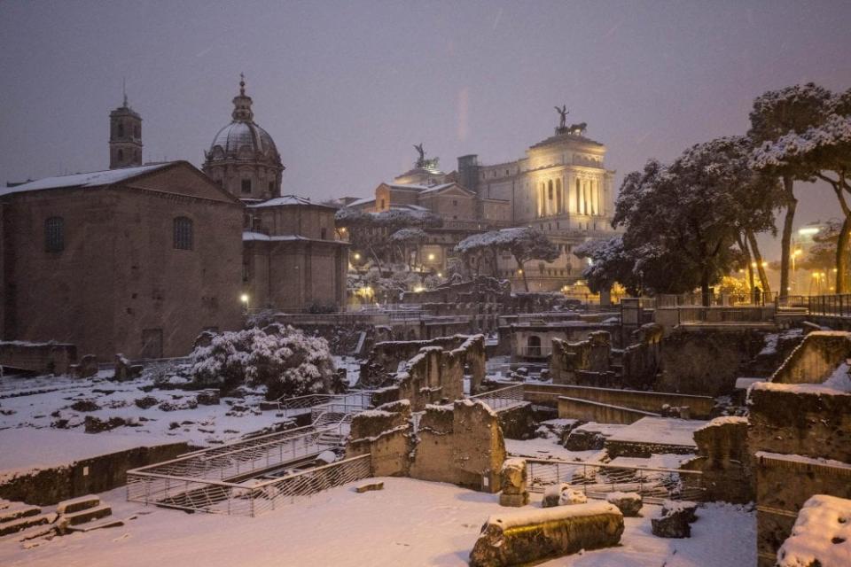 snow in Rome