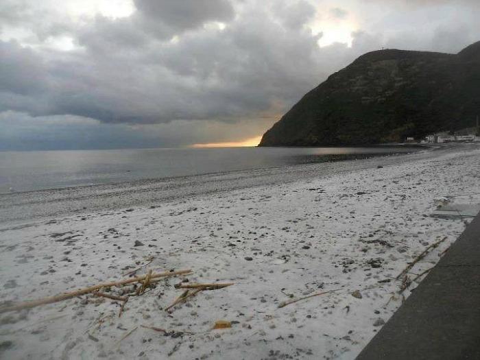 Lipari's beach with snow