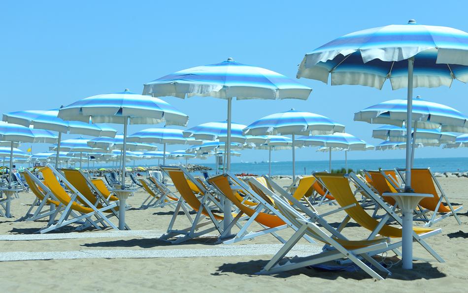 Italian beaches by train