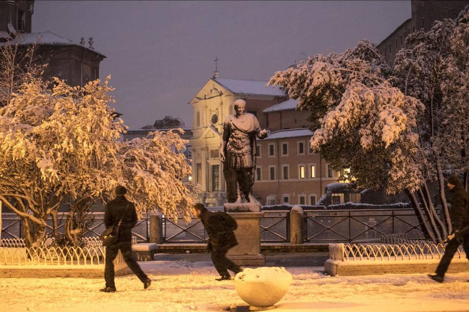 snow in Rome